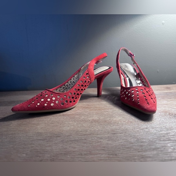 Calvin Klein Shoes - Calvin Klein Slingback Damaris Pumps Size 7 Coral Orange Red Slingback Heels